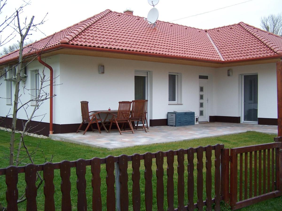 Orchidea Apartman Mosonmagyarovar Exterior foto